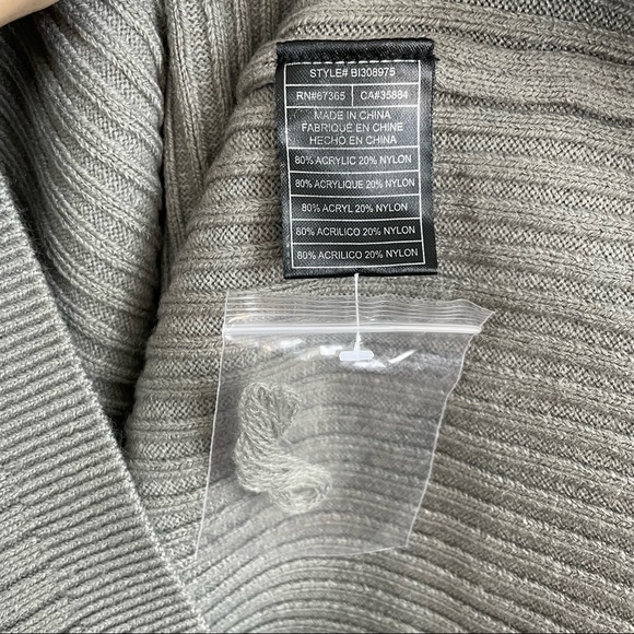 NWT BB Dakota Off-the-shoulder Sweater Dress Size Medium - Picture 6 of 8